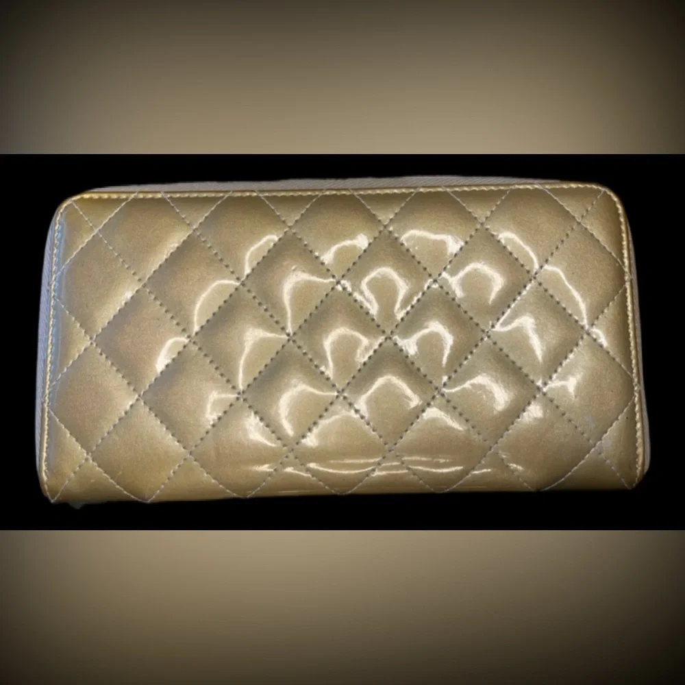 💛 Chanel Wallet Matelassé Gold Quilted Diamond Stitch Patent Leather Zip Around